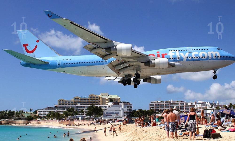Необычные и красивые пляжи Экстремальный пляж Махо (Maho Beach), Нидерланды